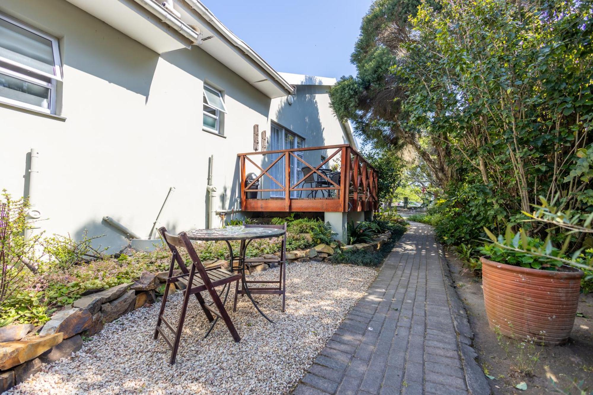 The Yellow Door Guesthouse East London Ngoại thất bức ảnh