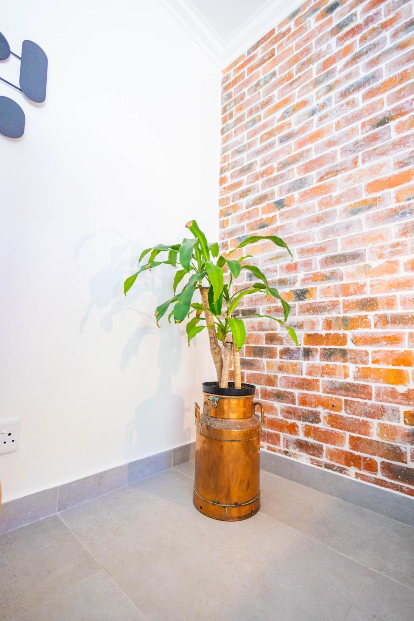The Yellow Door Guesthouse East London Ngoại thất bức ảnh