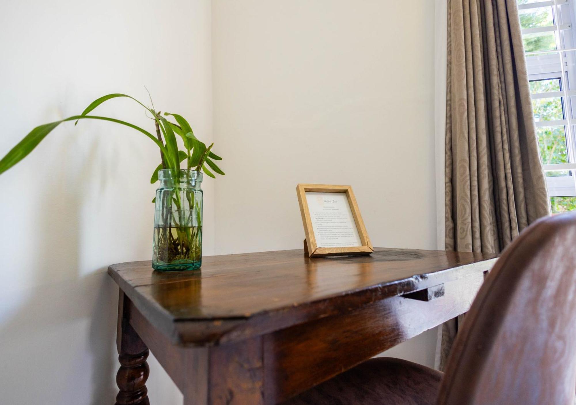The Yellow Door Guesthouse East London Ngoại thất bức ảnh