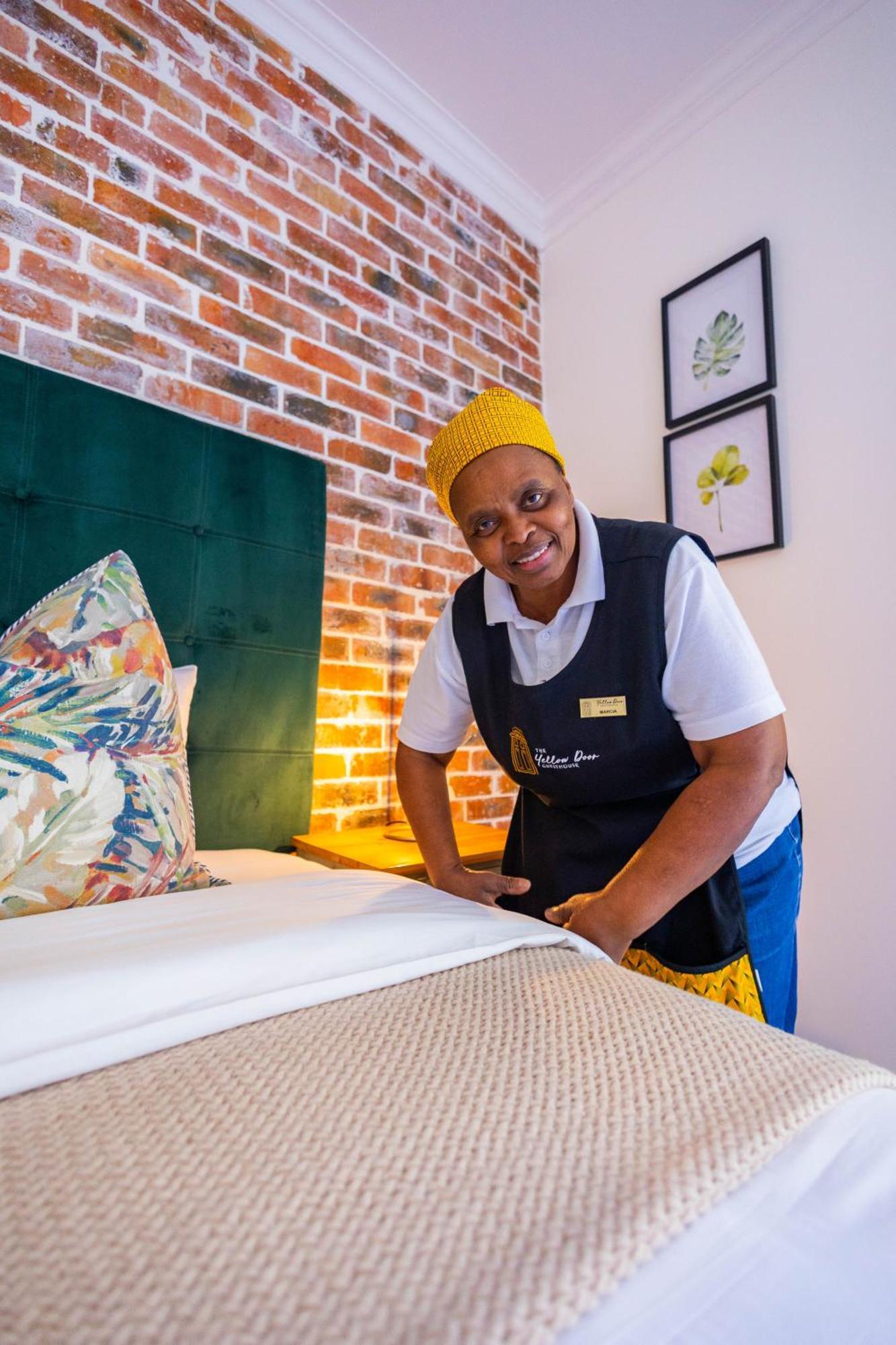 The Yellow Door Guesthouse East London Ngoại thất bức ảnh