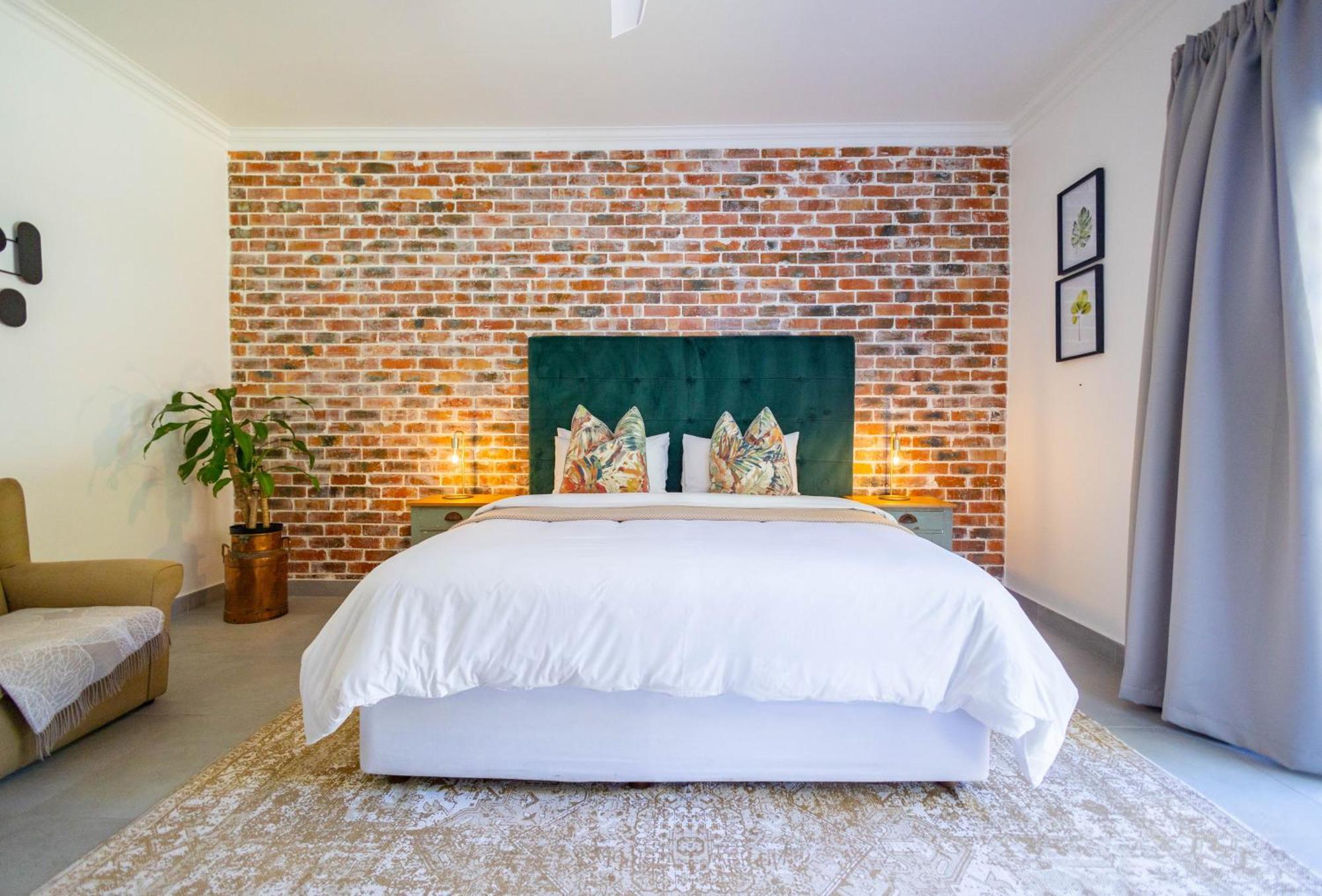 The Yellow Door Guesthouse East London Ngoại thất bức ảnh