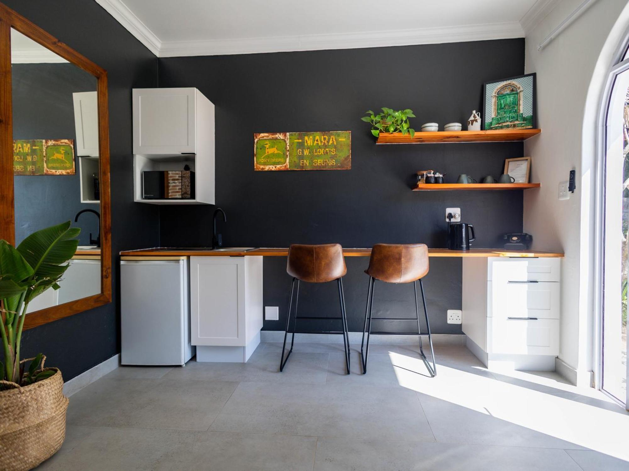 The Yellow Door Guesthouse East London Ngoại thất bức ảnh